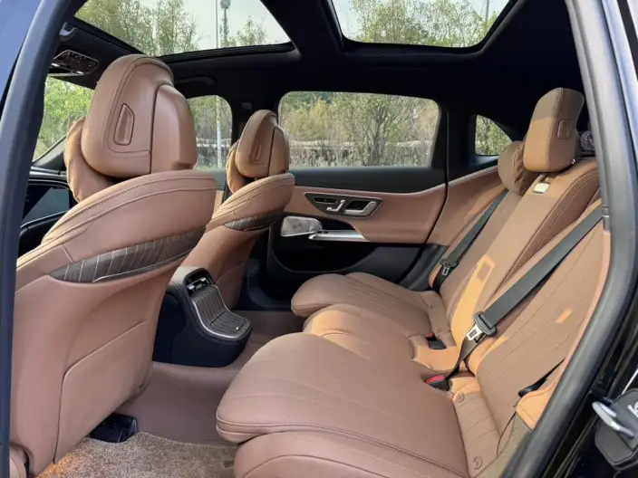 Mercedes-Benz E-Class 2025 Model E 300 L Luxury Model sedan – фото 9
