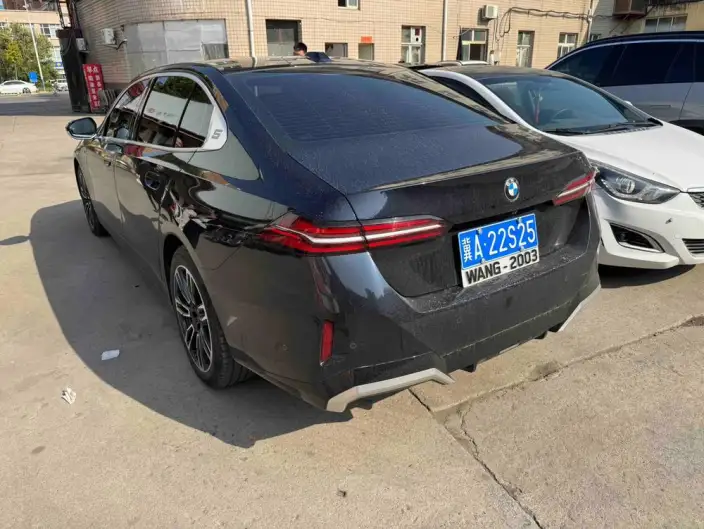 BMW 5 Series 2025 Model 525Li Luxury Set – фото 3