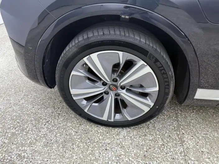 HONGQI E-HS9 2020 Model 460km Flag Xiang Edition VI seat – фото 8