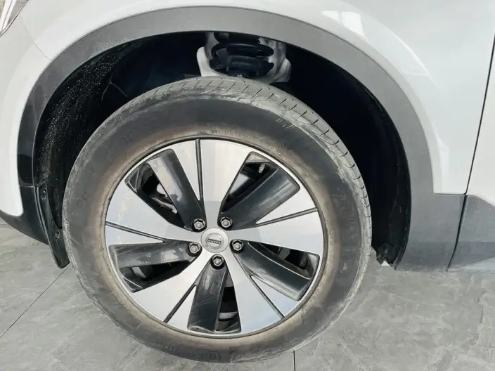 Volvo XC40 2024 Model B3 Smart Range Deluxe Edition – фото 6