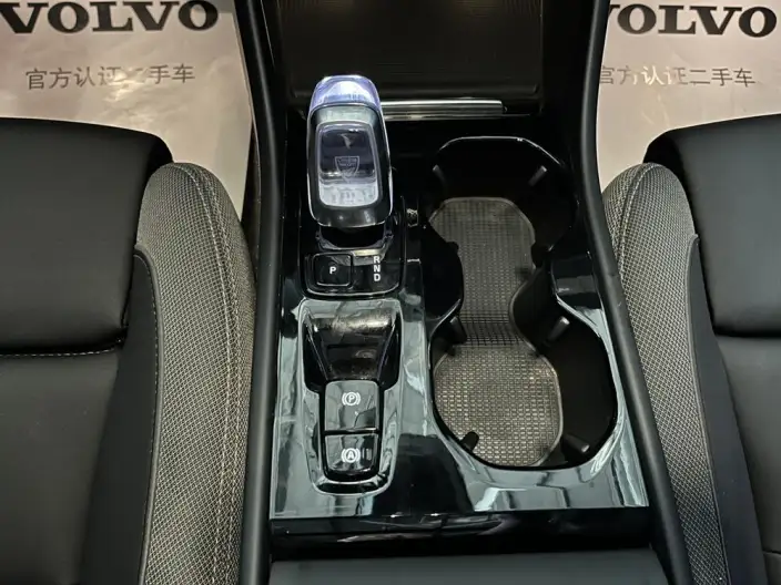 Volvo XC40 2024 Model B3 Smart Range Deluxe Edition – фото 9