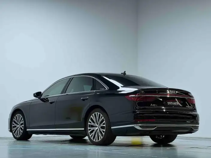 Audi A8 2022 Model A8L 50 TFSI quattro Comfort Model Collector Edition Edition