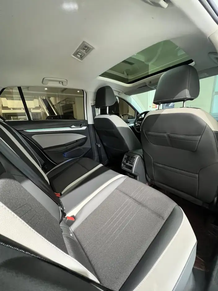 Volkswagen Golf 2024 Model 280TSI DSG Pro Lexiang Edition – фото 6