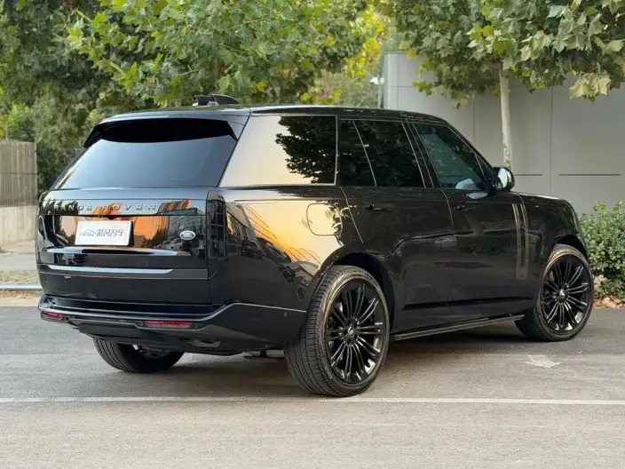 Range Rover 2024 Model 3.0 L6 360PS Shengshi Edition