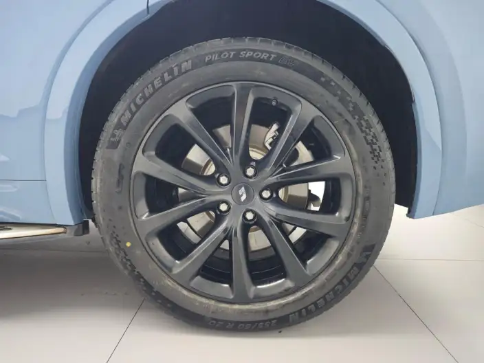Li Auto ONE 2021 Model Extended Range 6 seat Edition – фото 9