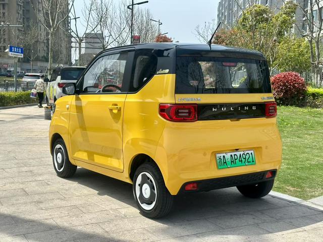 Wuling Hongguang MINIEV 2021 Macaron Premium NMC – фото 3