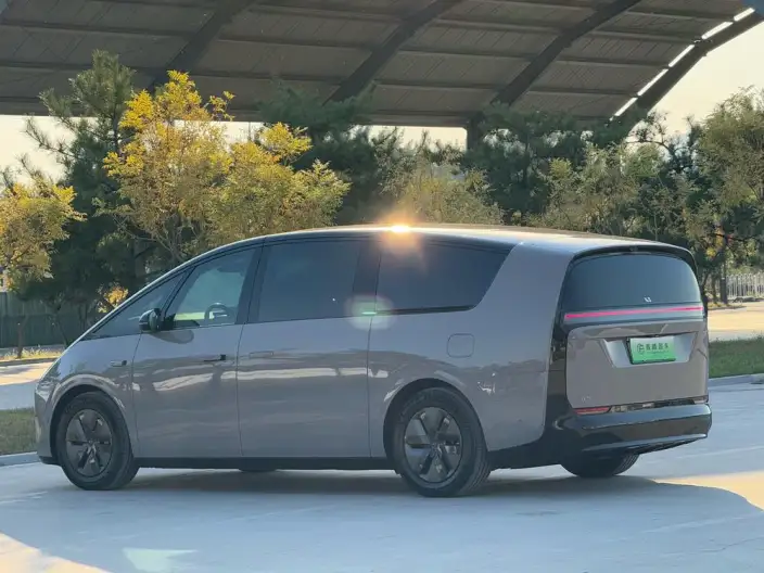 Li Auto MEGA 2024 Model Ultra Edition