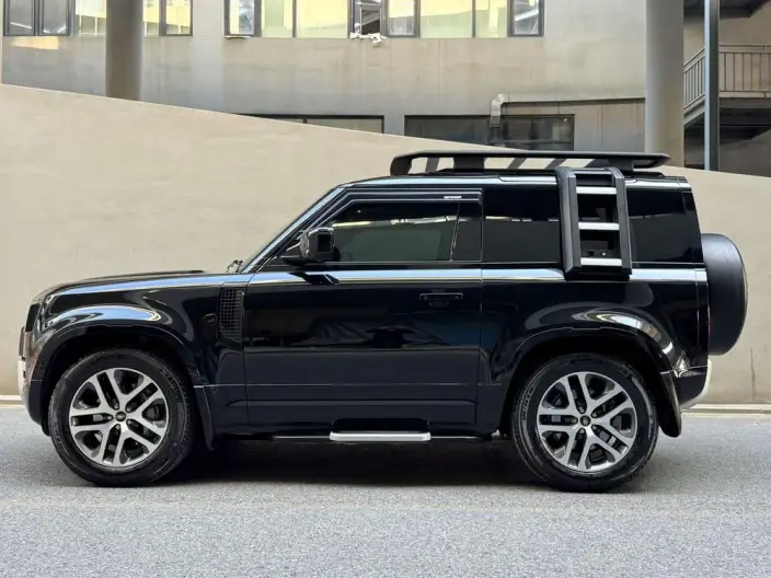 Land Rover Defender 2023 Model 90 3.0T P400 XS