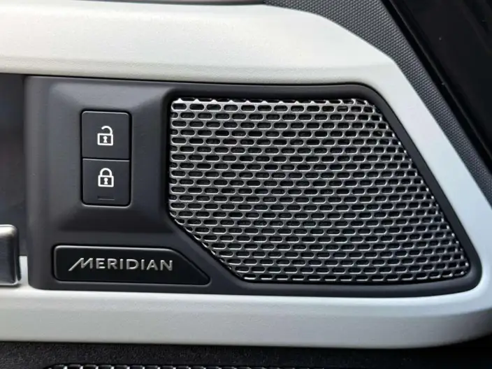 Land Rover Defender 2023 Model 90 3.0T P400 XS – фото 8