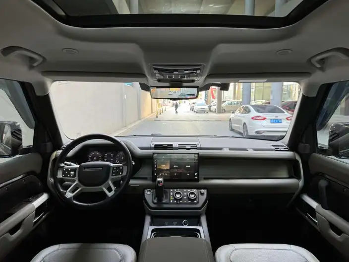 Land Rover Defender 2023 Model 90 3.0T P400 XS – фото 9