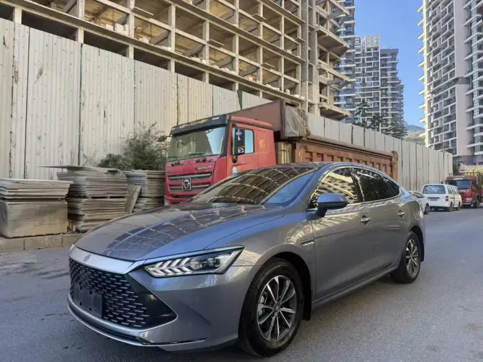 BYD Qin PLUS DM 2023 Model DM-i Champion Edition 120KM Leading Model – фото 1