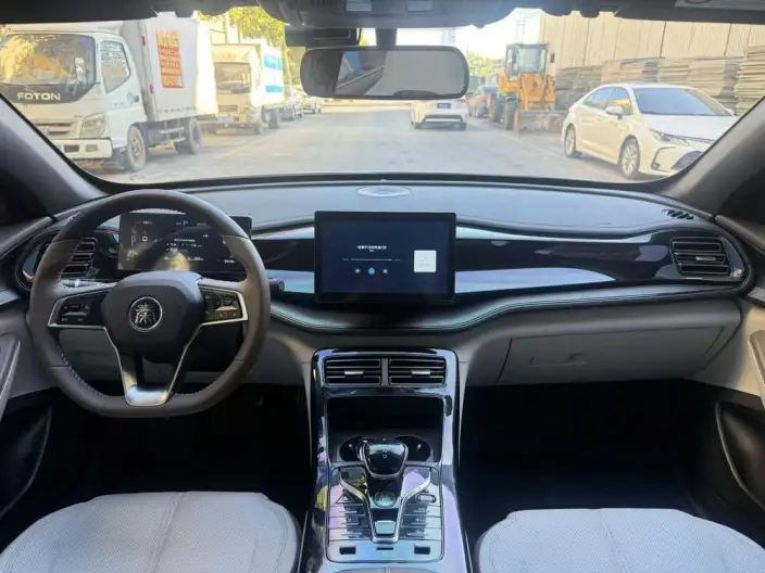 BYD Qin PLUS DM 2023 Model DM-i Champion Edition 120KM Leading Model – фото 7