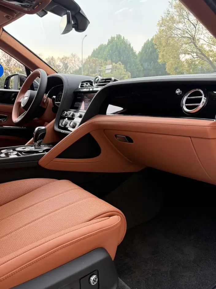 Bentayga 2024 Model 4.0T V8 – фото 6