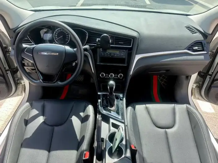 Venucia D60 2021 Model 1.6L XE CVT Smooth Ride Edition – фото 6