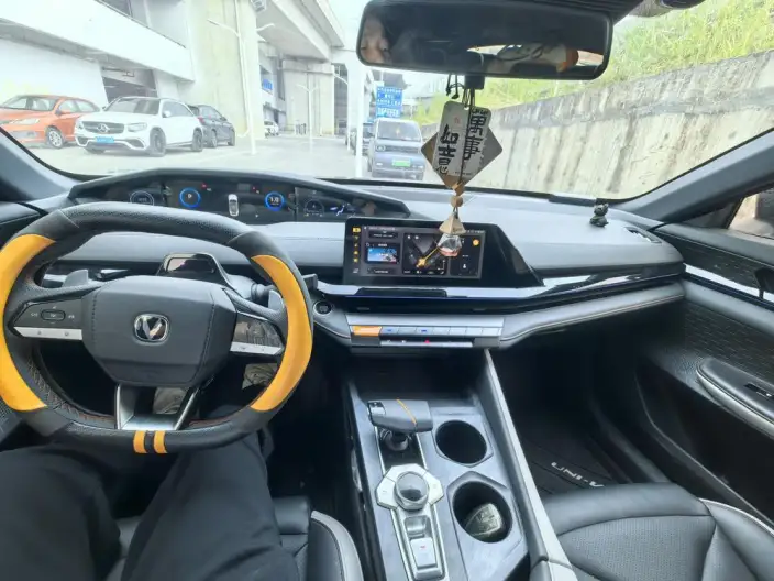 Changan UNI-V 2023 Model 1.5T Exclusive Model – фото 7