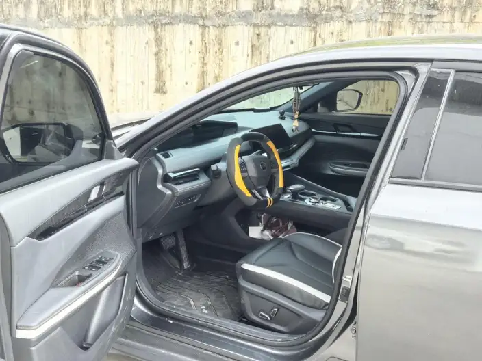 Changan UNI-V 2023 Model 1.5T Exclusive Model – фото 9