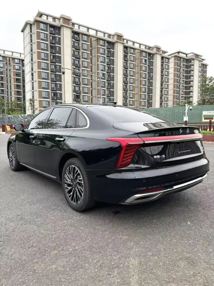 Hongqi H5 2023 Model 2.0T Automatic Flag Enjoy Edition
