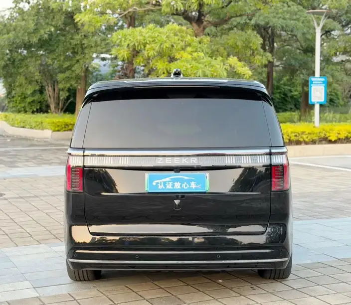 ZEEKR 009 2023 Model Facelift WE Edition – фото 5
