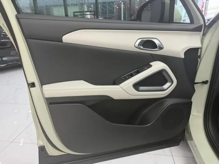 Yuan UP 2025 Model Smart Driving Edition 401KM Leading Model – фото 9