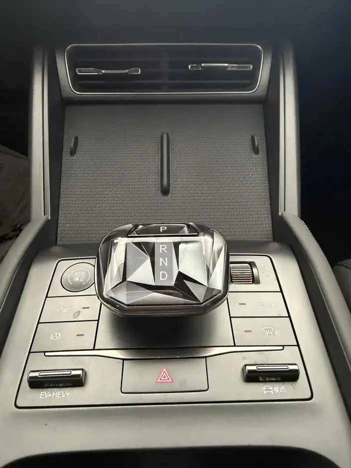 QinL DM 2025 Model Smart Driving Edition DM-i 80KM Leading Model – фото 8