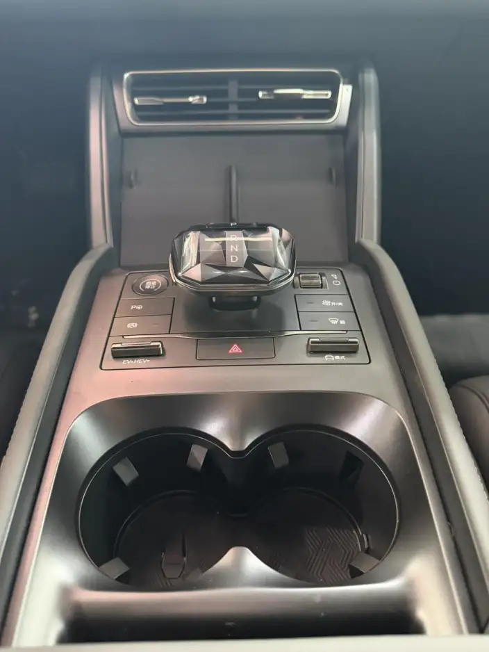 QinL DM 2025 Model Smart Driving Edition DM-i 80KM Leading Model – фото 10