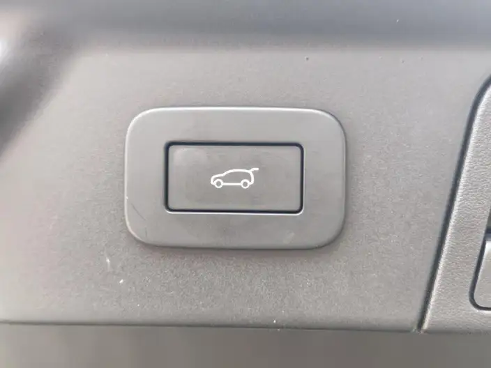 Range Rover Velar 2024 Model Dynamic SE – фото 8