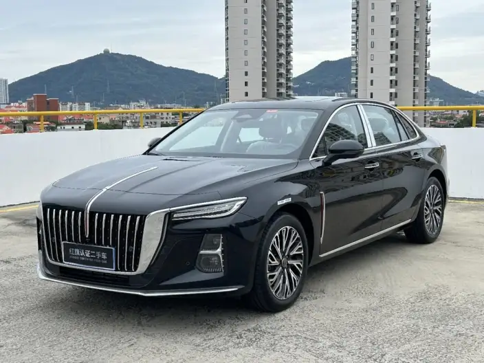 Hongqi H5 2025 Model 2.0T Automatic Flag Enjoy Edition
