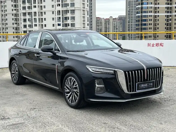 Hongqi H5 2025 Model 2.0T Automatic Flag Enjoy Edition