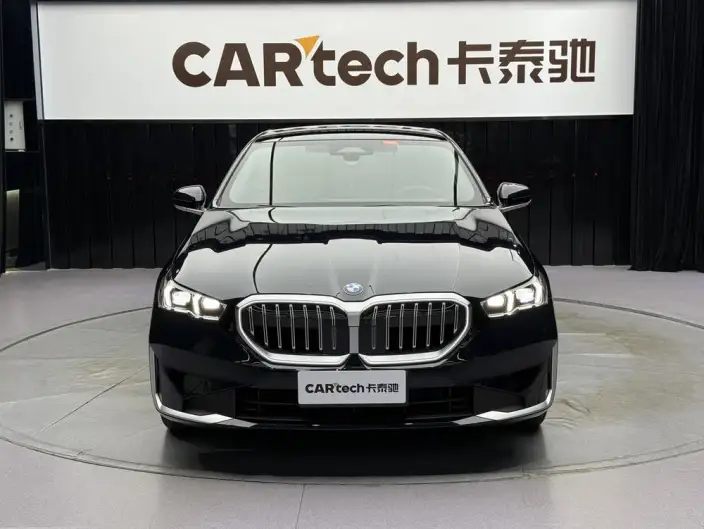 BMW 5 Series 2026 Model 530Li Leading Model M Sports Set
