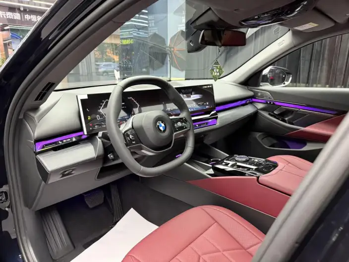 BMW 5 Series 2026 Model 530Li Leading Model M Sports Set – фото 9