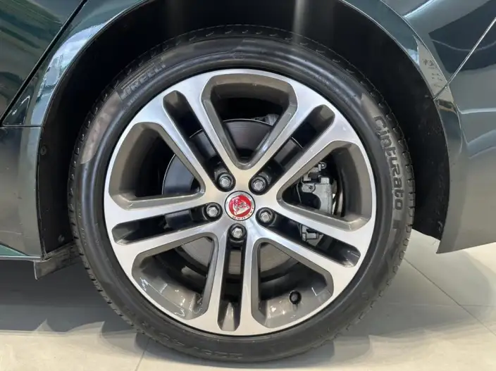 Jaguar XE L 2023 Model 2.0T 250PS R-DYNAMIC S Enterprising Sports Edition – фото 6