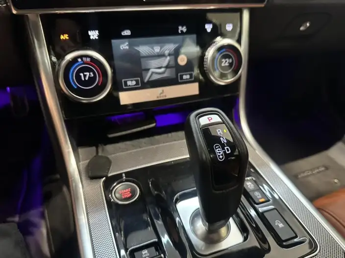 Jaguar XE L 2023 Model 2.0T 250PS R-DYNAMIC S Enterprising Sports Edition – фото 9