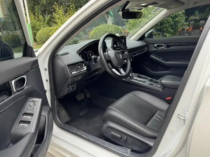 Model Ge 2023 Model 240TURBO CVT Deluxe Edition – фото 8