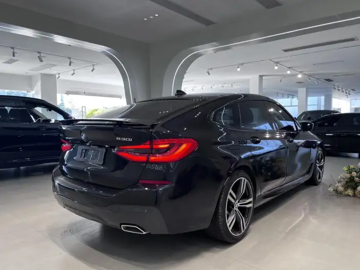 BMW 6 Series GT 2022 Model 630i M Sports Set – фото 6