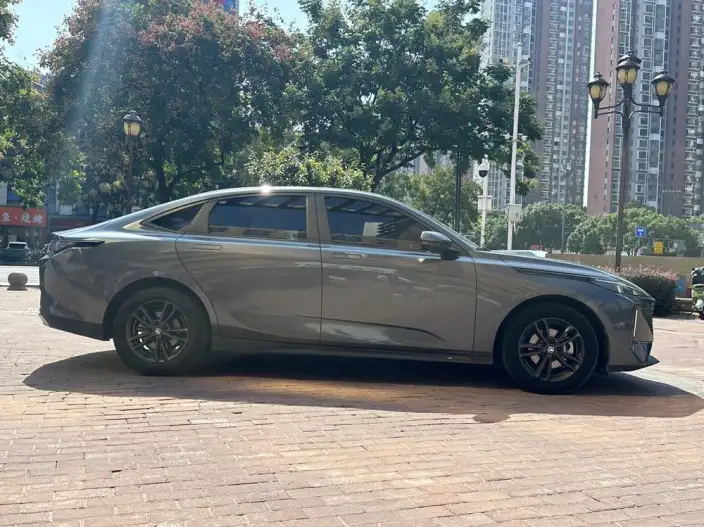 Changan Yida 2023 Model 1.5T GDI Automatic Noble Model – фото 8