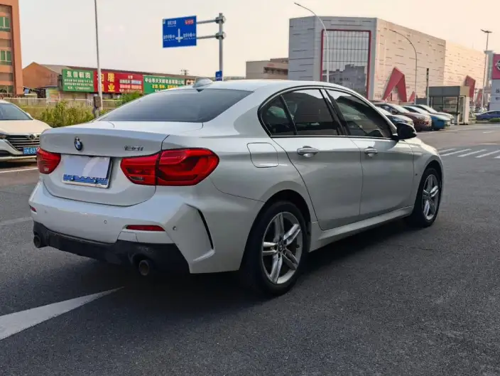 BMW 1 Series 2023 Model 120i M Sports Night Edition – фото 7