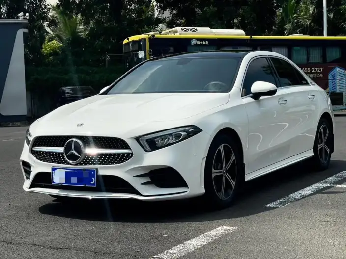Mercedes-Benz A-class 2023 Model A 200 L Sports sedan Dynamic Edition