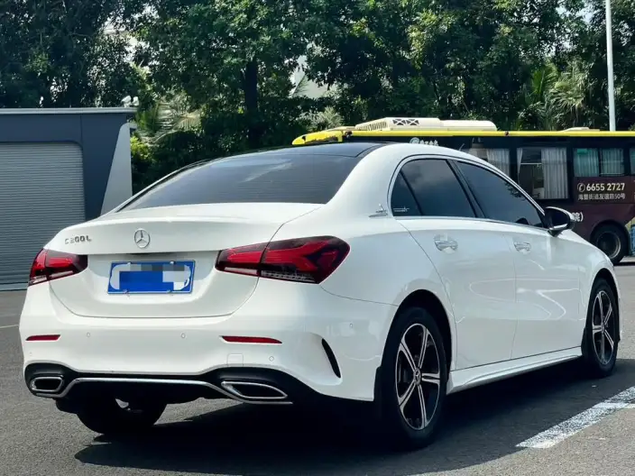 Mercedes-Benz A-class 2023 Model A 200 L Sports sedan Dynamic Edition – фото 6