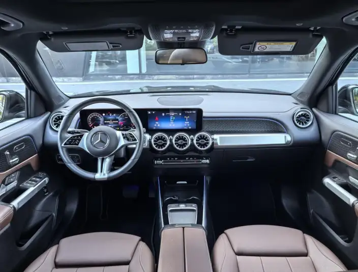 Mercedes-Benz GLB 2025 Model GLB 220 Fashion Model – фото 7