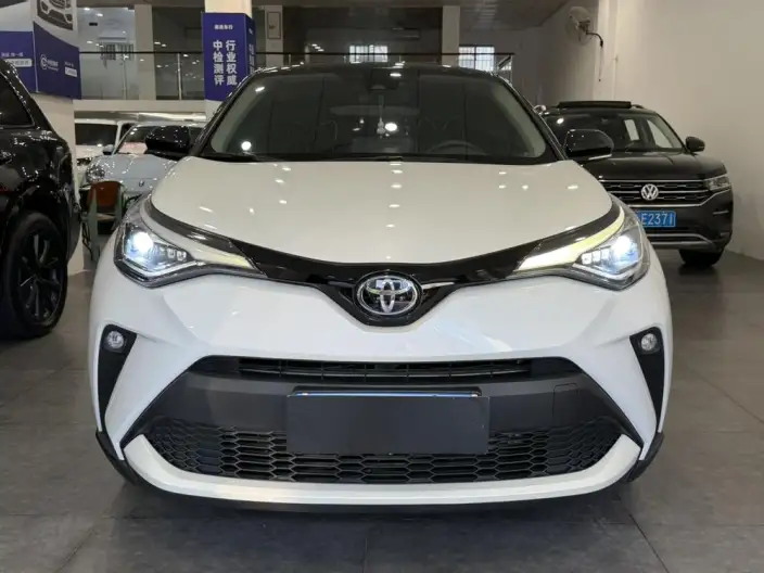 Toyota C-HR 2022 Model 2.0L Leading version – фото 2
