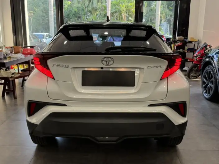 Toyota C-HR 2022 Model 2.0L Leading version – фото 5