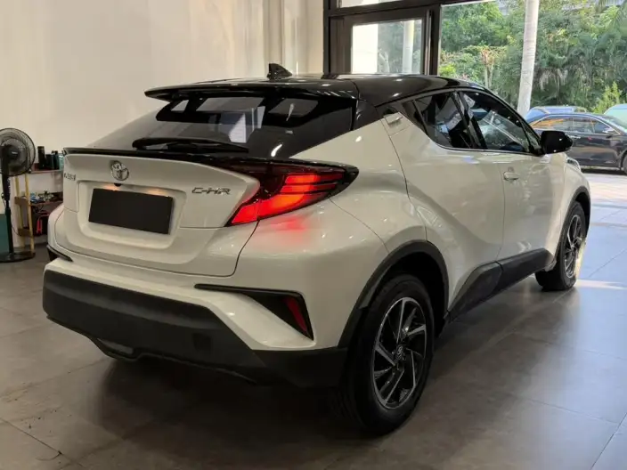Toyota C-HR 2022 Model 2.0L Leading version – фото 6