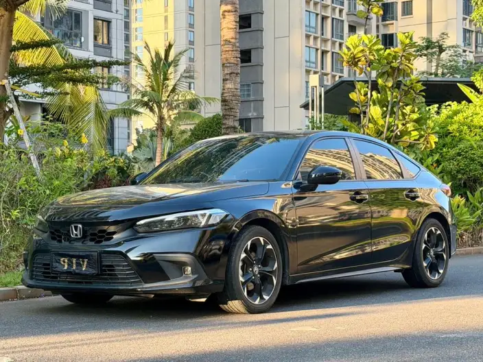 Honda Civic 2023 Model HATCHBACK 240TURBO CVT Extremely sharp version – фото 1