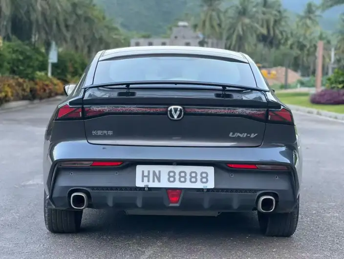 Changan UNI-V 2023 Model 1.5T Noble Model – фото 5