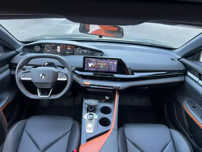Changan UNI-V 2023 Model 1.5T Noble Model – фото 7