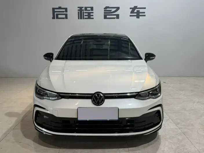Volkswagen Golf 2023 Model 280TSI DSG R-Line 20th Anniversary Memorial – фото 2