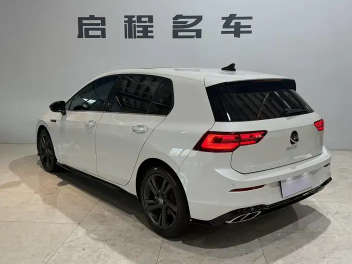 Volkswagen Golf 2023 Model 280TSI DSG R-Line 20th Anniversary Memorial – фото 4