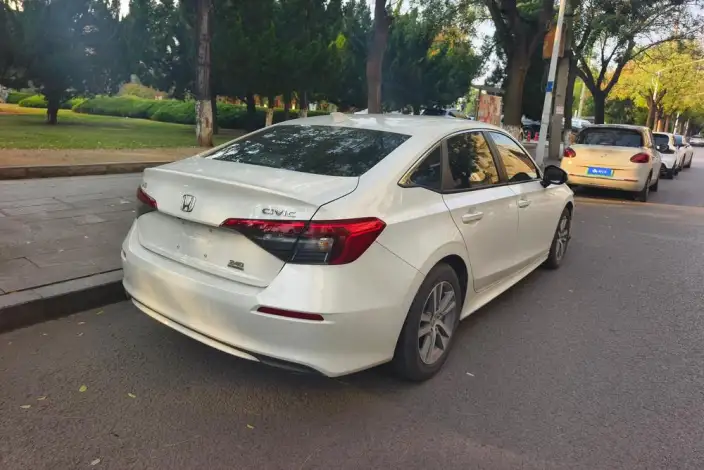 Honda Civic 2023 Model 240TURBO CVT Momentum Edition – фото 3