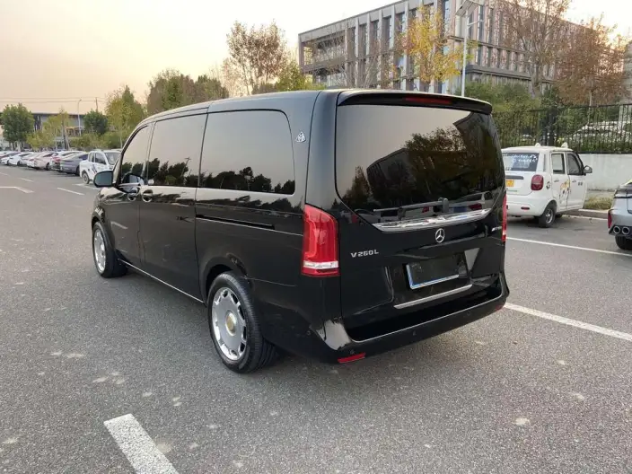 Mercedes-Benz V-Class 2022 Model V 260 Pilot Edition – фото 4