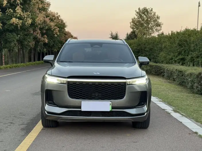 Li Auto ONE 2021 Model Extended Range 6 seat Edition – фото 2